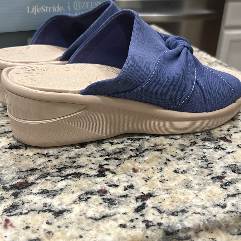 Life Stride Skipper Blue and Tan Sandals with Knotted Design - Picture 5 of 6